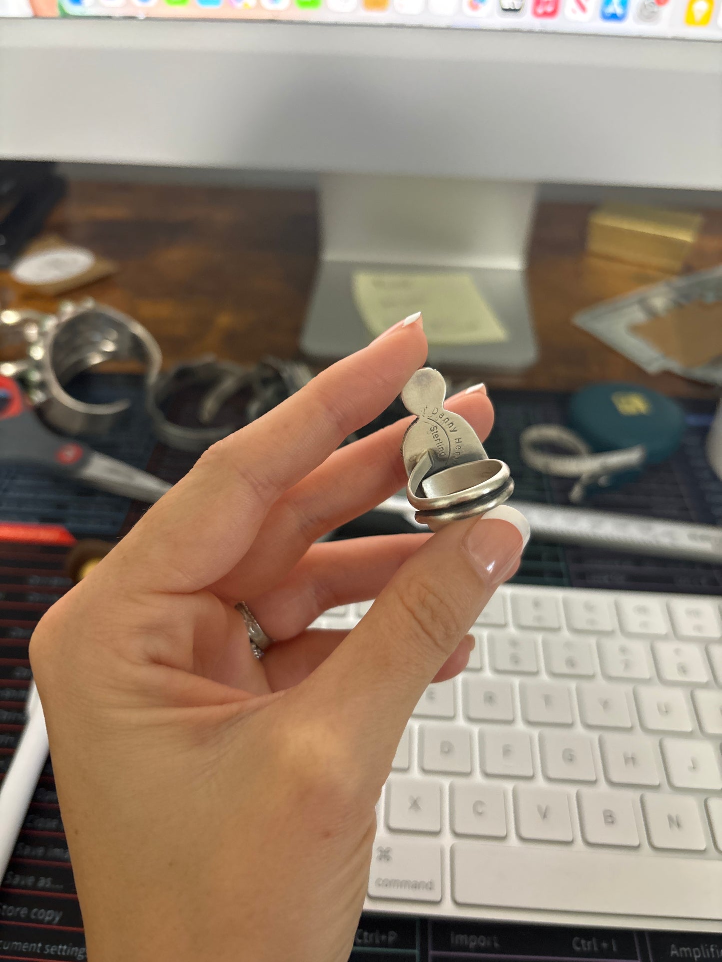 The Windsor Adjustable Ring