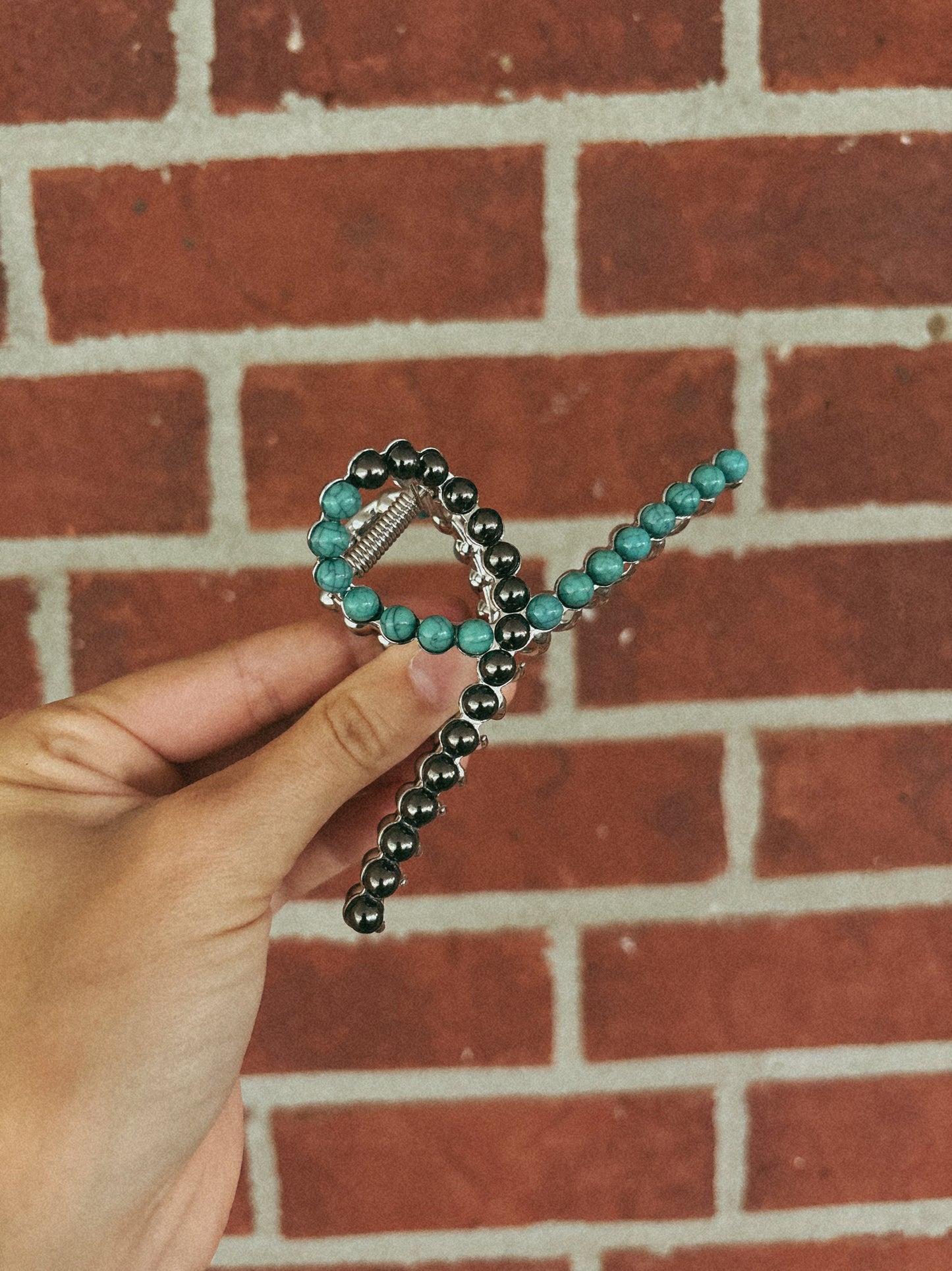 The Mitad Clip