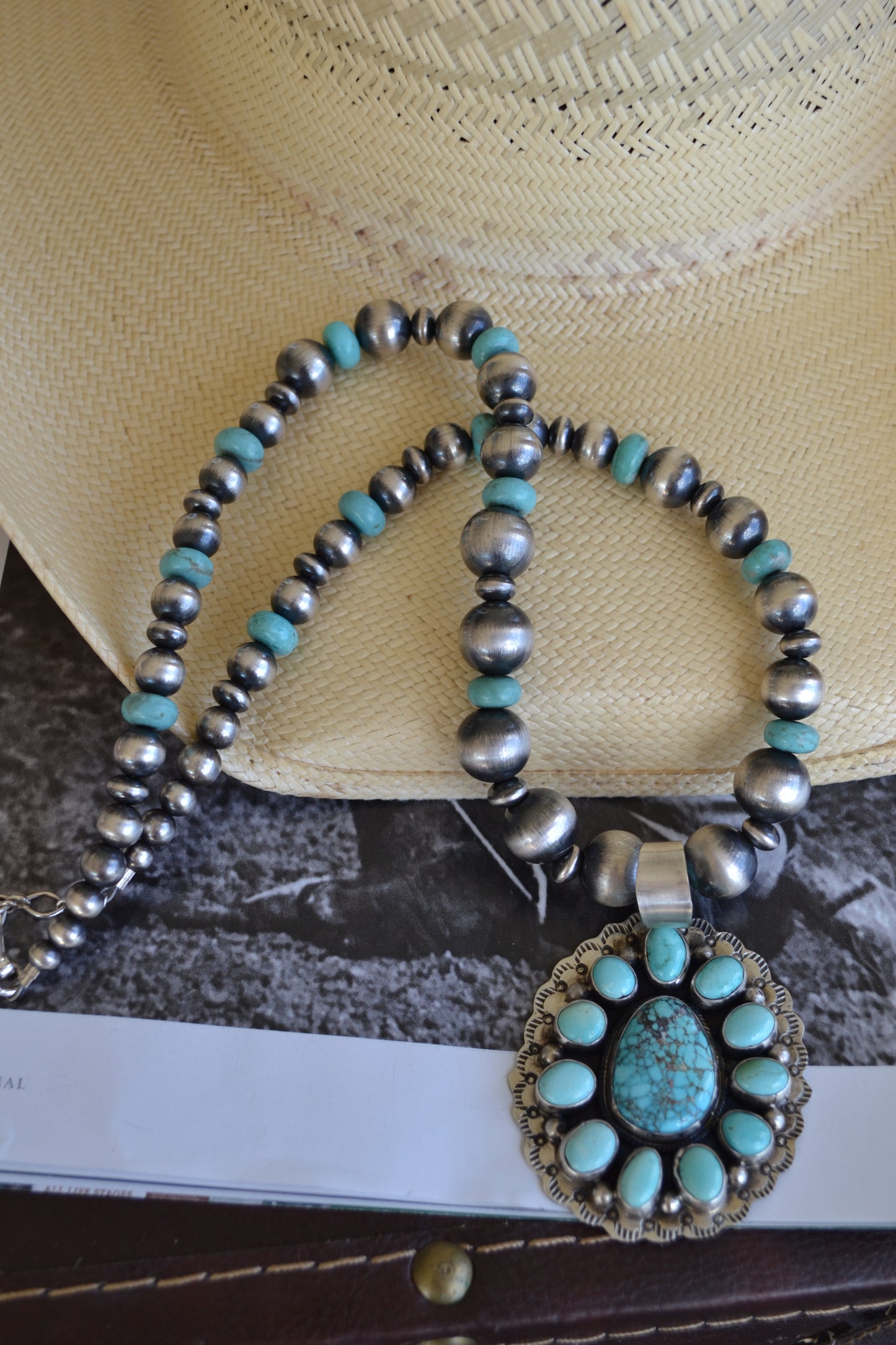 The Henio Pendant & Pearl Set