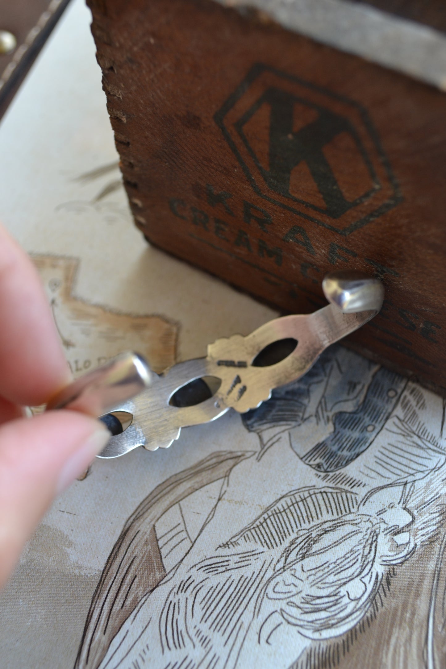 The Tonopah 3 Stone Cuff