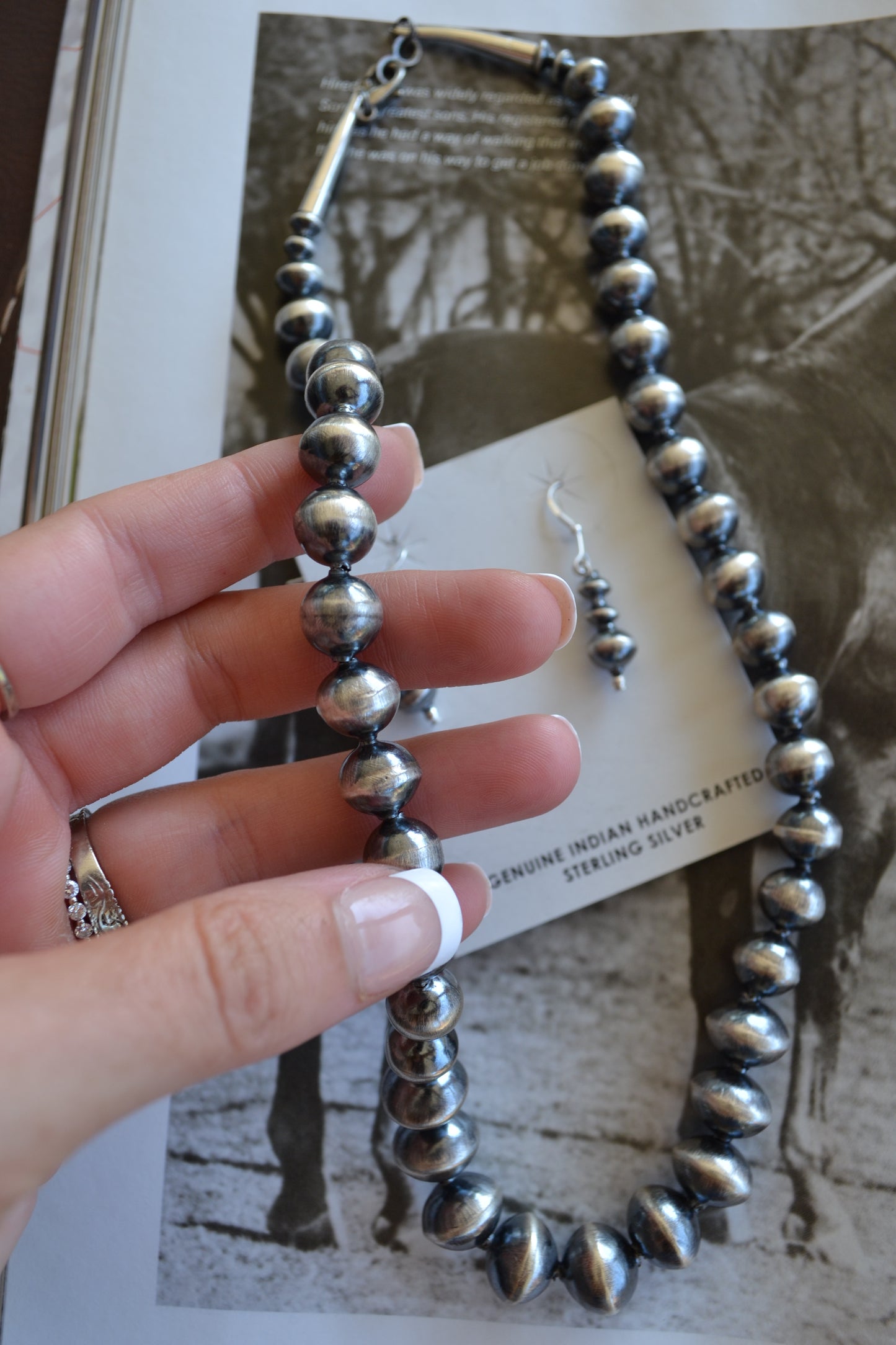 The Maverick 20" Navajo Pearl Set