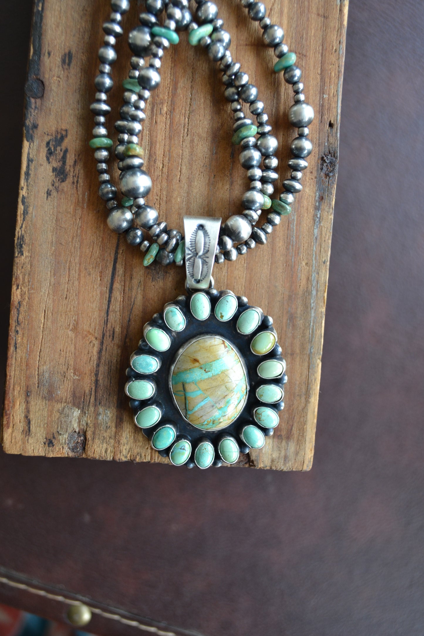 The Calla Necklace