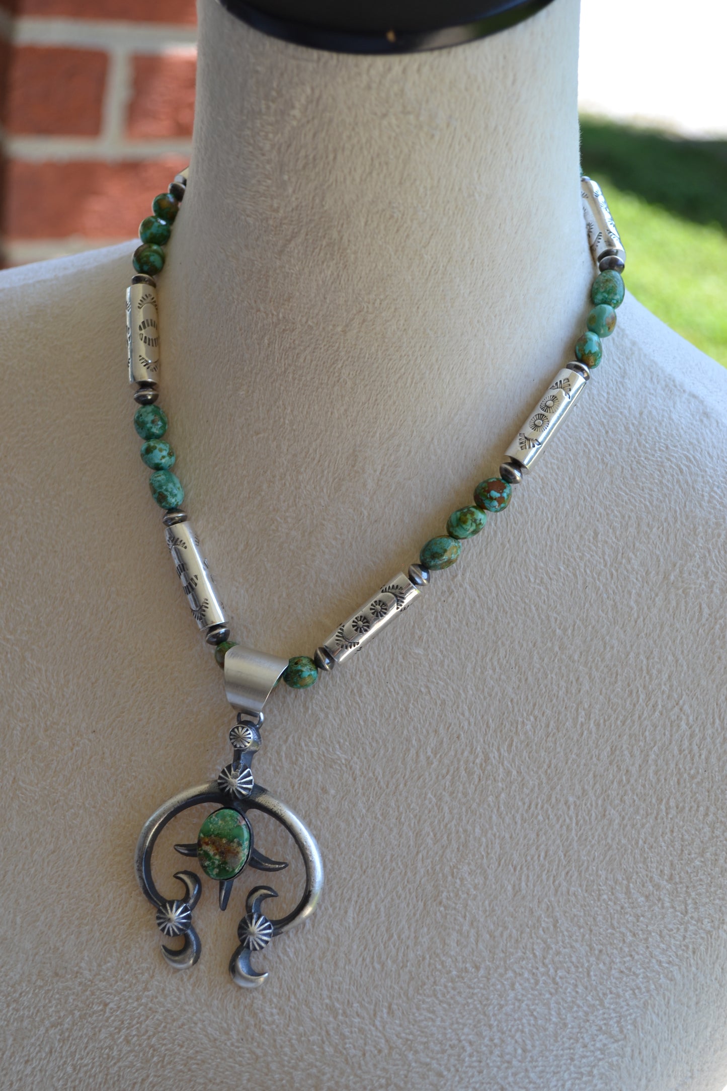 The Olivia Naja Pendant