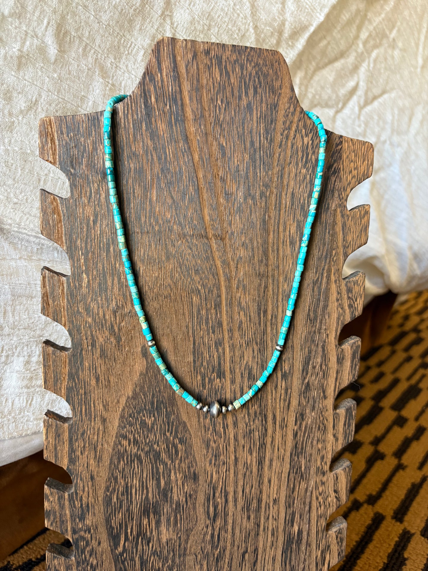 MARKET FIND #47 - 18" TURQ HEISHI & SAUCER PEARL NECKLACE
