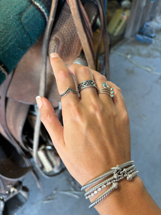 The Vee Ring