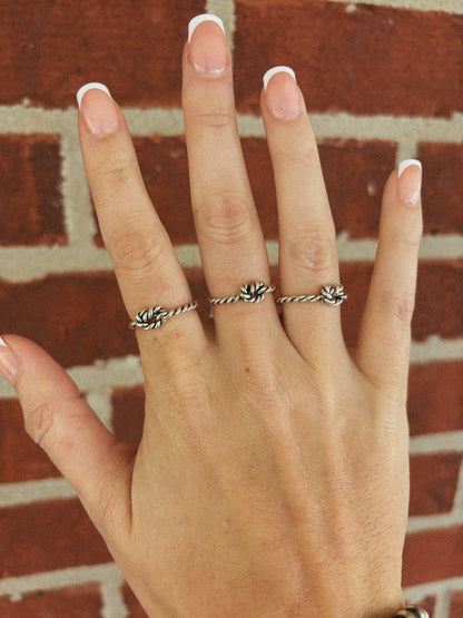 The Nudo Ring SIZE 8