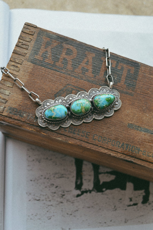 The Calla Necklace