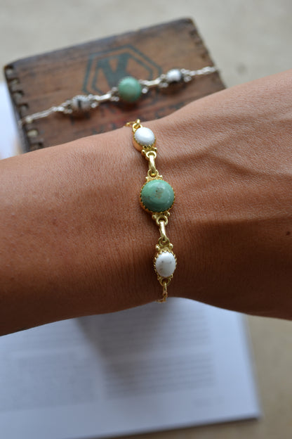 Bracelet with turquoise and white buffalo stones