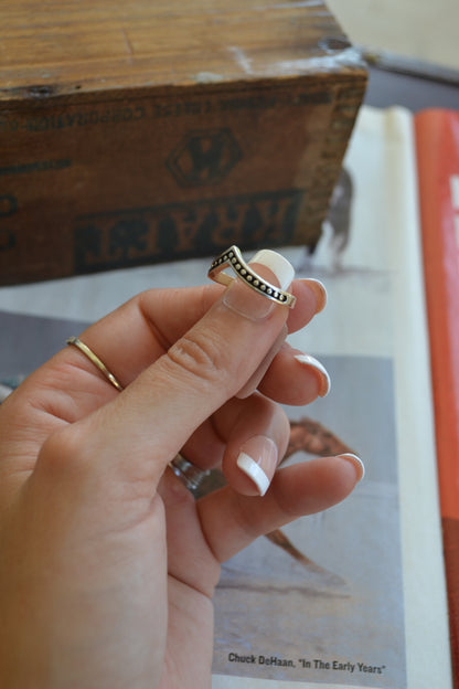 The Vee Ring