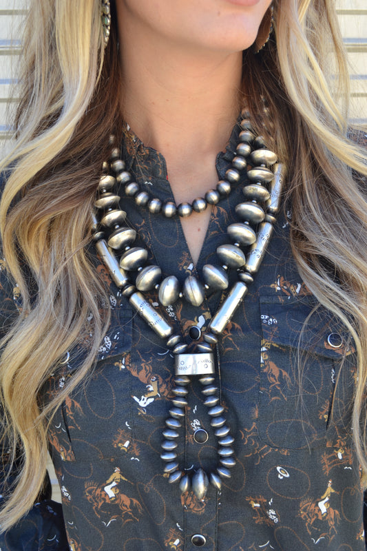 The Delia 24" Navajo Pearl Set