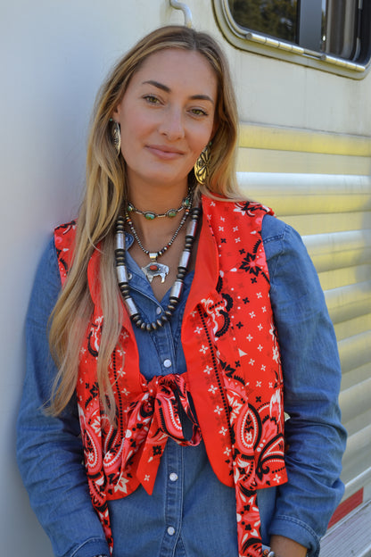 The Pañuelo Vest