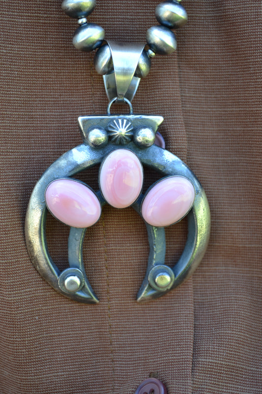 The Bellview Naja Pendant