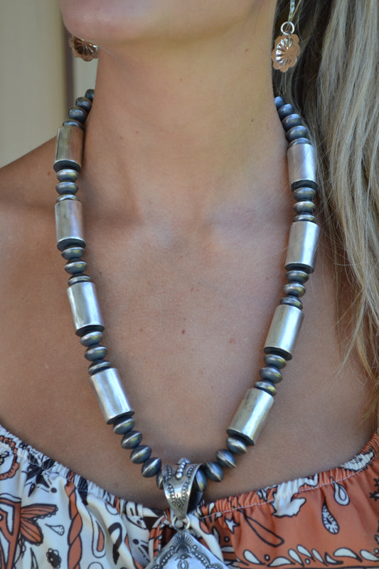 The Nez 25" Navajo Pearl Set