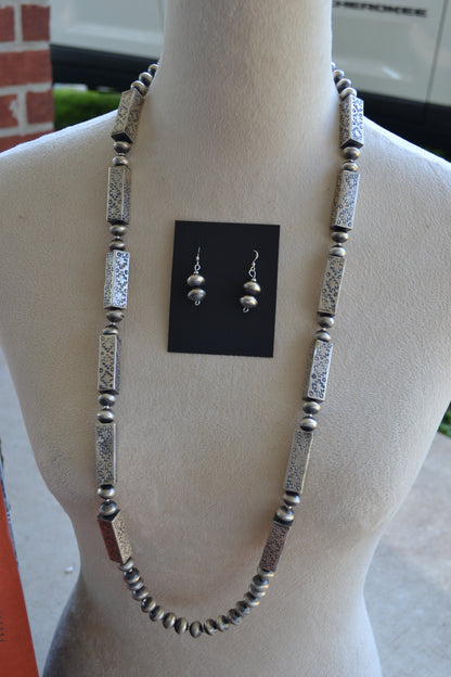 The Quinn 36" Navajo Pearl Set