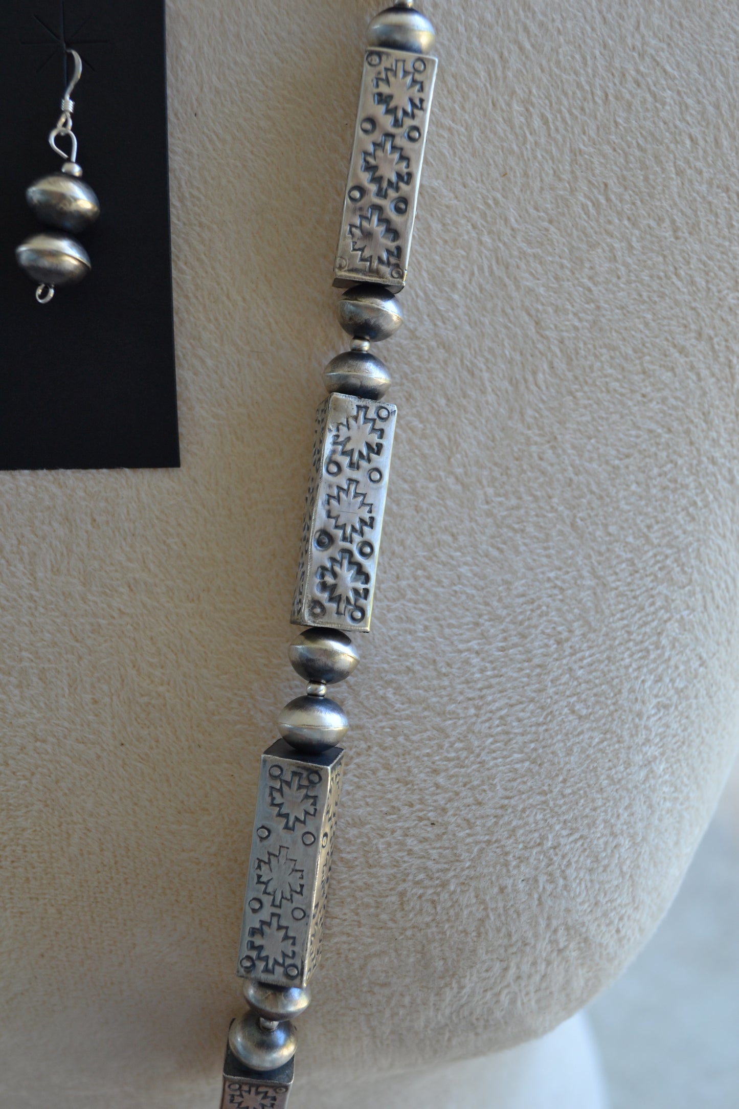 The Quinn 36" Navajo Pearl Set