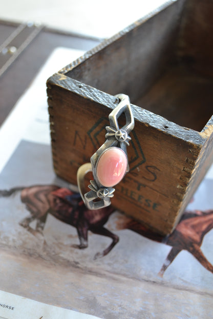 The Westport Single Stone Pink Conch Cuff