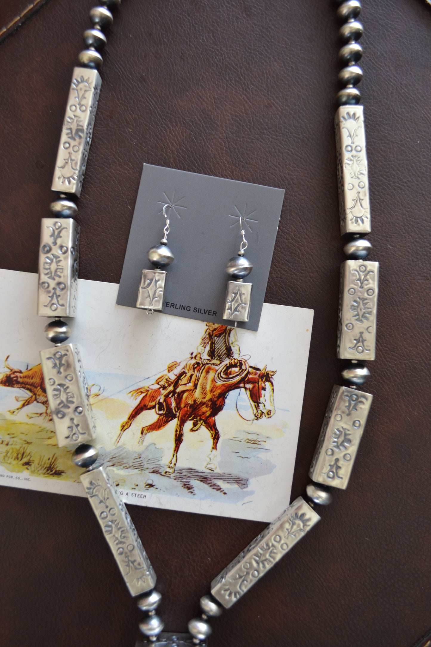 The Laira 34.5" Navajo Pearl Jacla Set