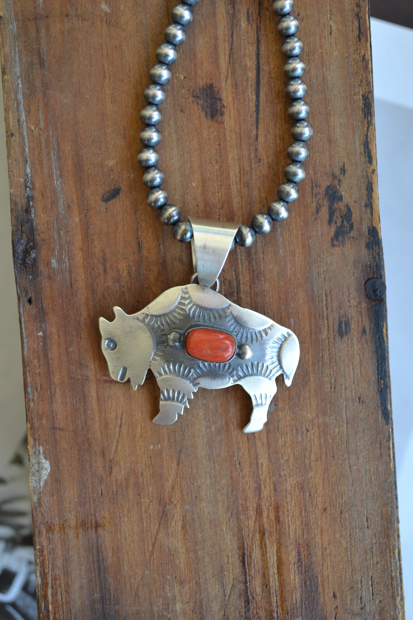 The Búfalo Pendant